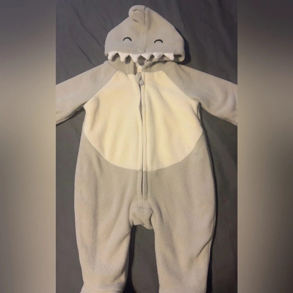Old Navy Newborn 0-3M Shark Hooded Footed One-Piece Outfit Play Or Outdoors NWOT